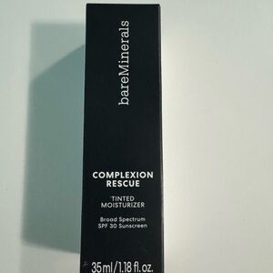 COMPLEXION RESCUE TINTED MOISTURIZER WITH HYALURONIC ACID AND MINERAL SPF 30